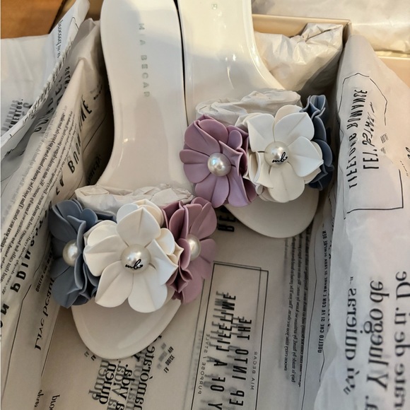 New, in box, never worn Mia Becar jelly slides size EU 38/ US 7.5 - Picture 2 of 4
